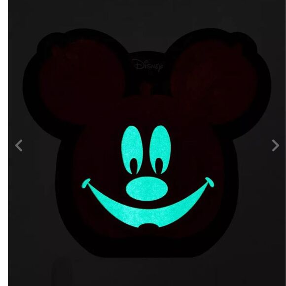 Disney Halloween Mickey Mouse Pumpkin Eyeshadow & Highlighter Palette NEW 🎃 - Picture 3 of 10